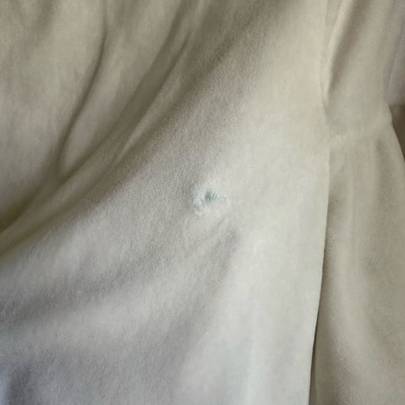 LOFT Cream Velvet Flutter Sleeve Top (Women’s M) - Picture 5 of 6